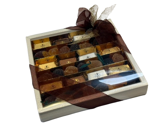 Confezione di gelatine e gianduiotti - scatola quadrata grande 25x25 da 700 gr