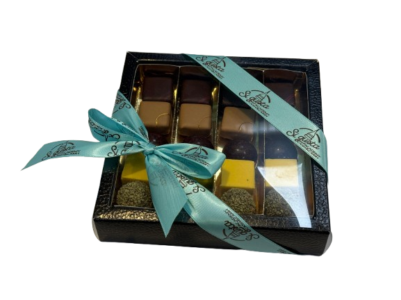 Confezione con varietà di cioccolatini - scatola quadrata piccola 16x16