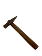 Scatola regalo con chiave fissa piccola, chiave inglese, martello e pinza